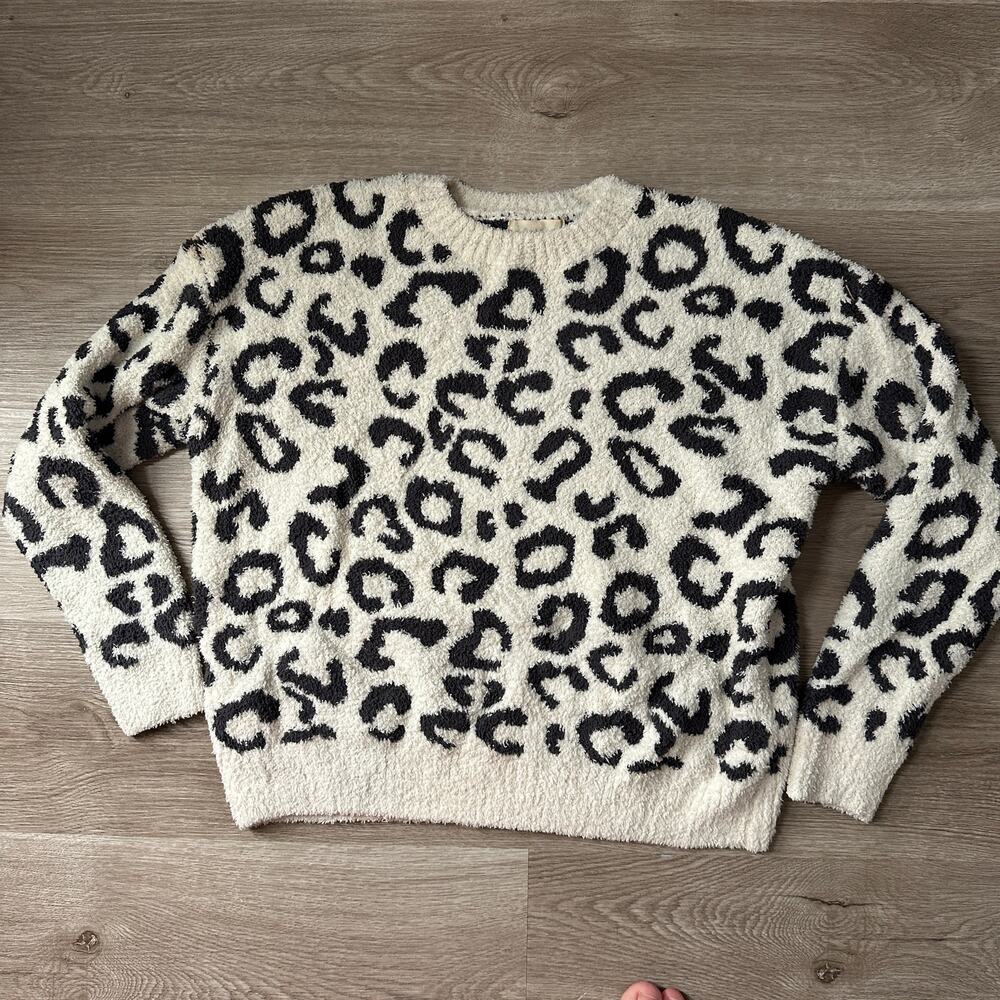 altar'd state leopard gray white knit pullover plush sweater size small crew